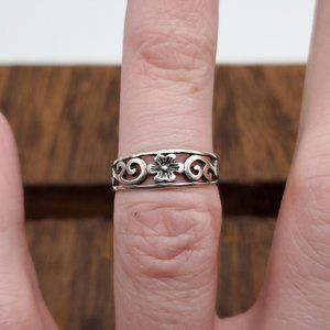 Size 5 925 Sterling Silver Cute Rustic Flower Toe Ring